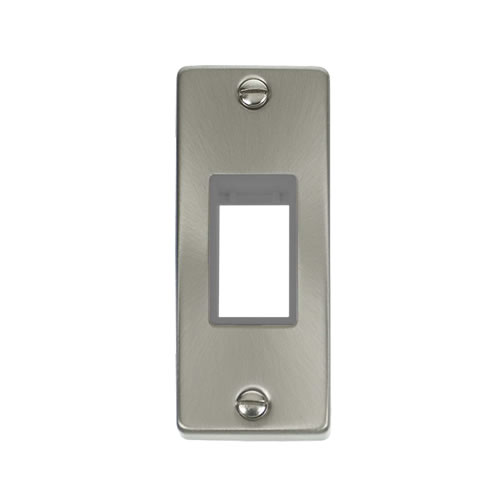 Click Deco Satin Chrome 1 Gang Architrave Plate VPSC471GY