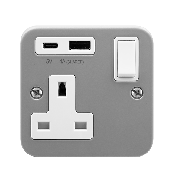 Click Metal Clad 1 Gang 13A Single Switched Socket with Type A and C USB CL785