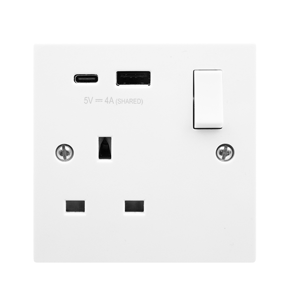 Click Polar 1 Gang 13A Single Switched Socket with Type A and C USB PRW785