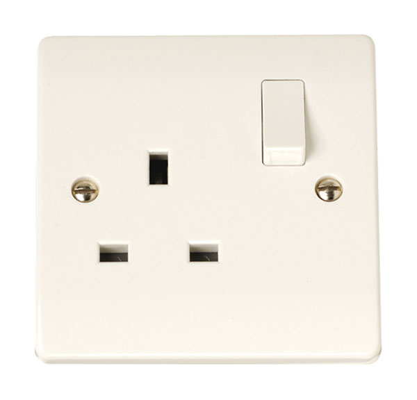 Click Curva CCA605 13A 1 Gang Single Pole Switched Socket Outlet