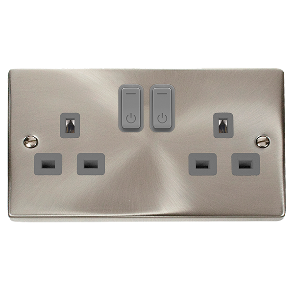 Click Smart+ Satin Chrome 13A 2G Zigbee Smart Switched Socket VPSC30536GY